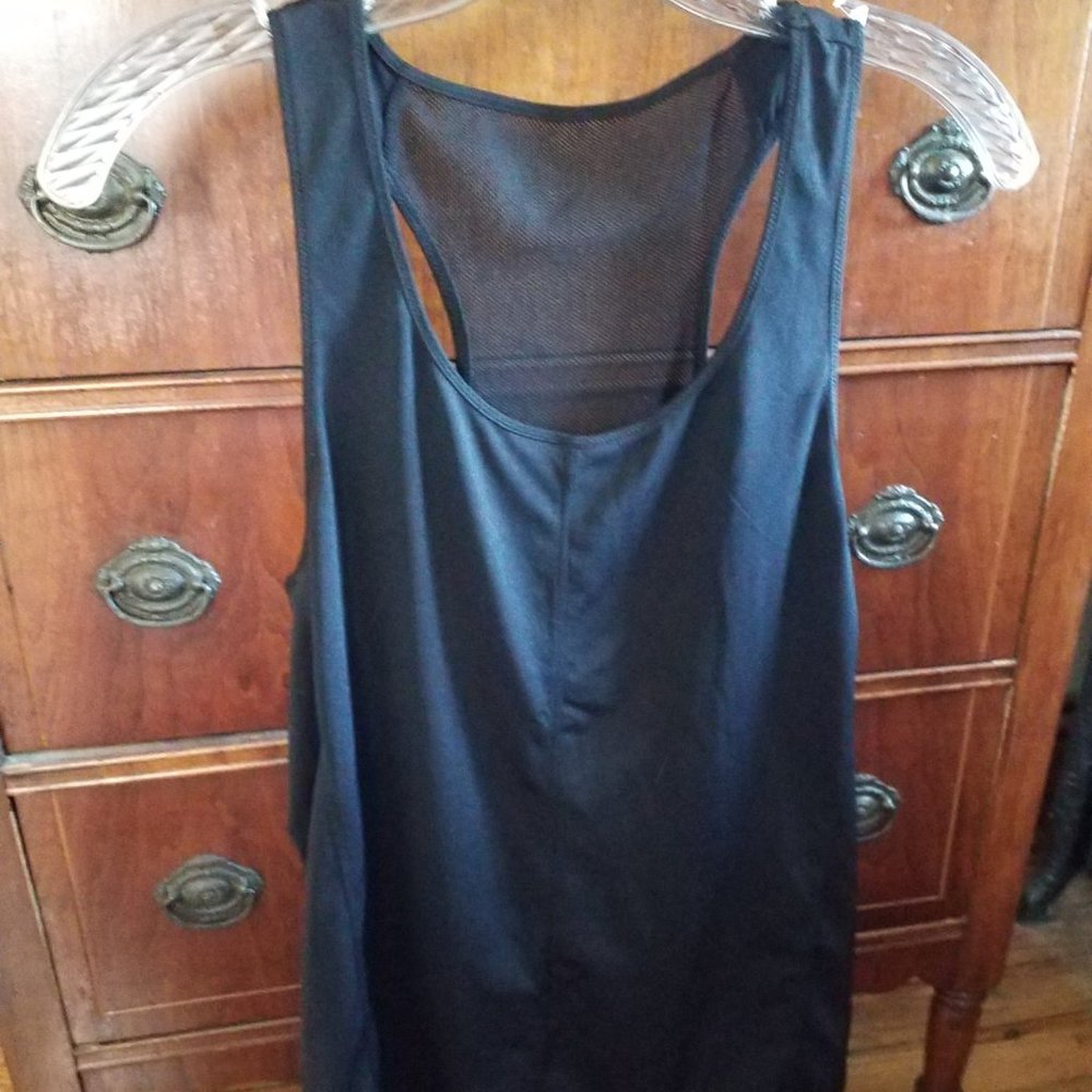 Black workout tank
